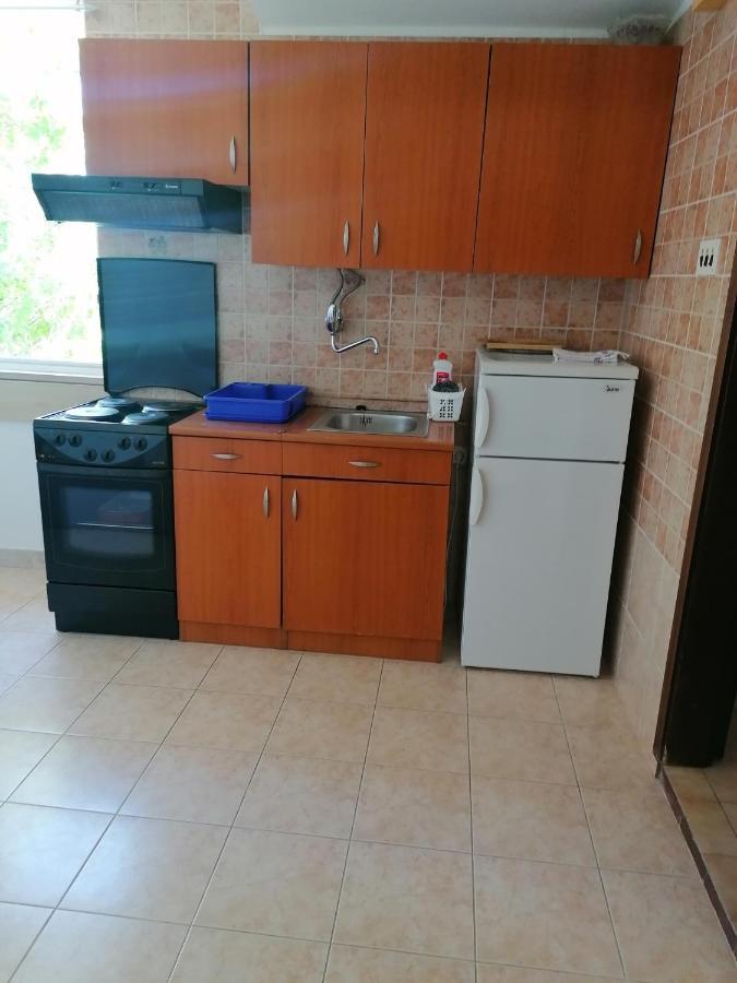 Apartments And Rooms Tomas Podstrana Exterior photo